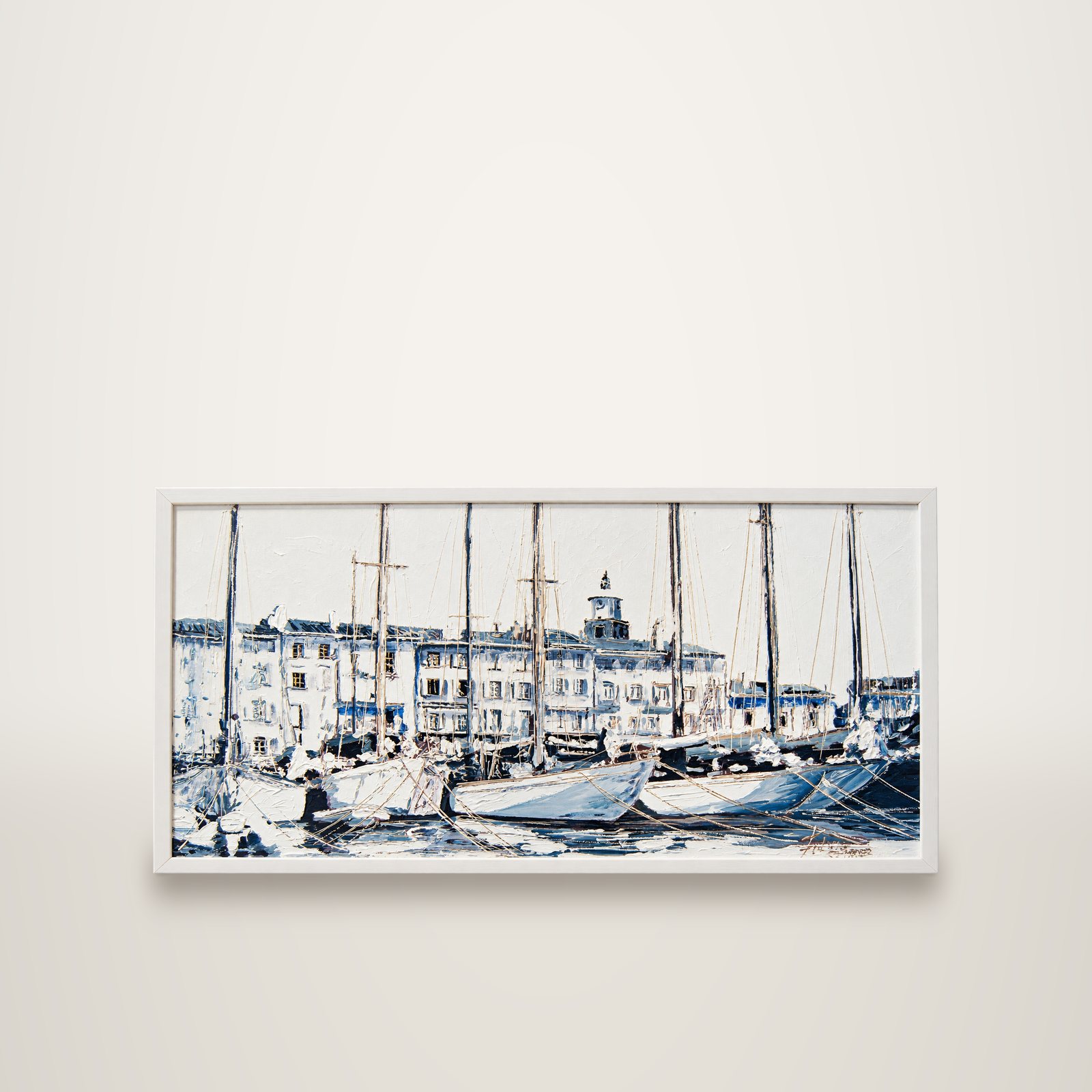 Peinture au couteau d’un port avec voiliers et façades, dans un cadre blanc.